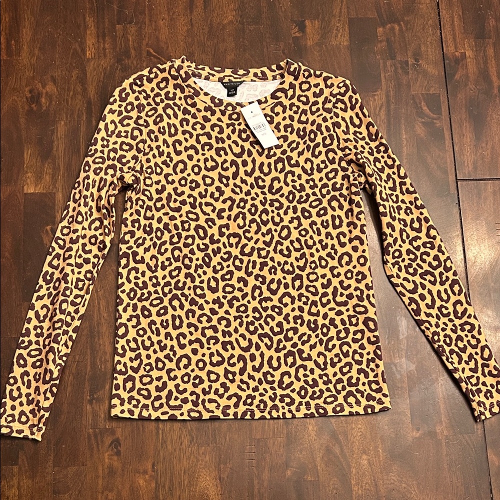 New! Chic Ann Taylor Leopard print Long Sleeve Top, XXS